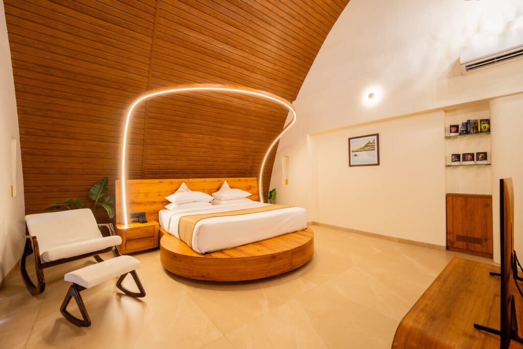 ARK SUITES--3