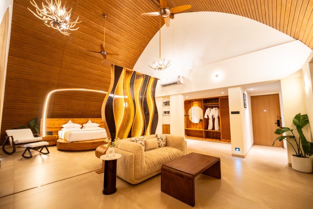 ARK SUITES--4